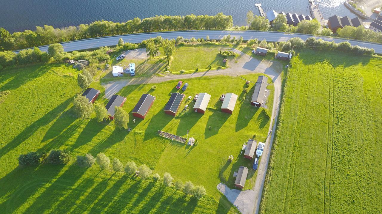 Отель Sjobakken Camping More Og Romsdal Vik  Экстерьер фото